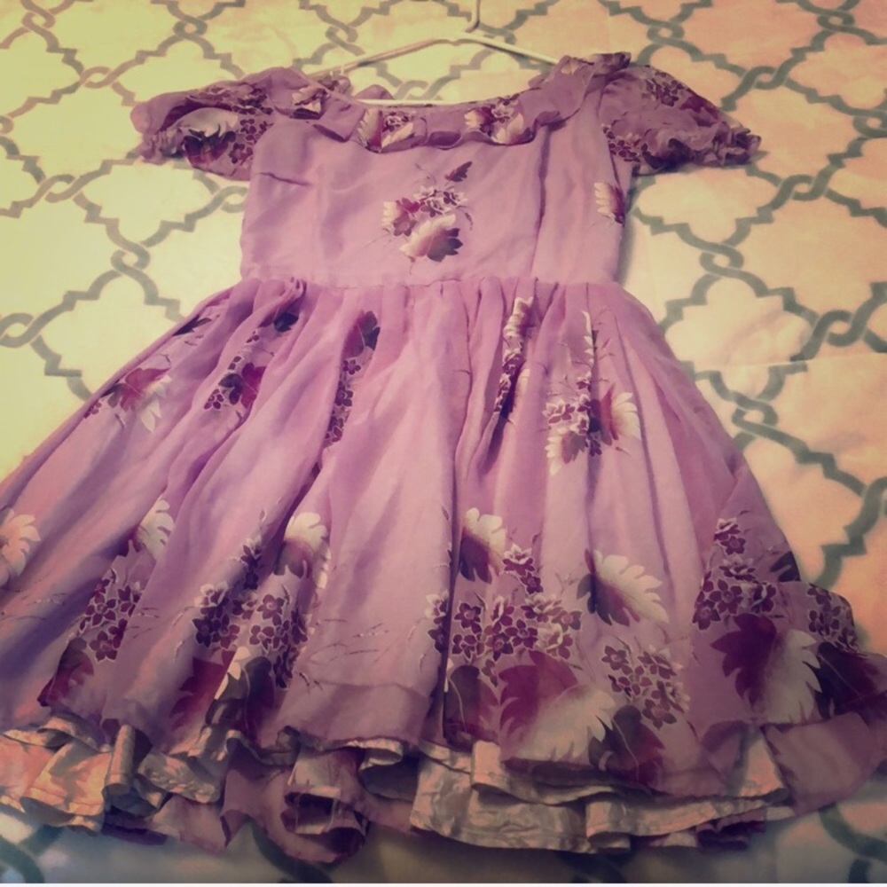 Purple flowered 1950s vintage dress